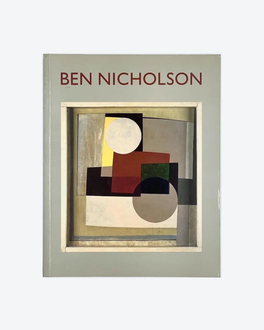 Ben Nicholson. A Monograph. Tate Gallery London, 1994 — Room
